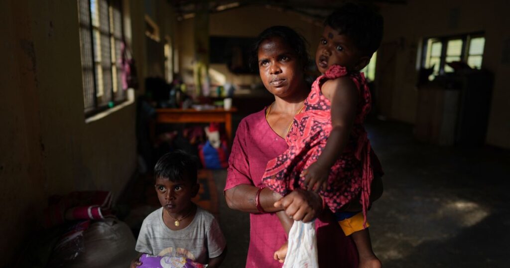 Sri Lanka tea workers struggle in poverty. Flooding cost many their lives