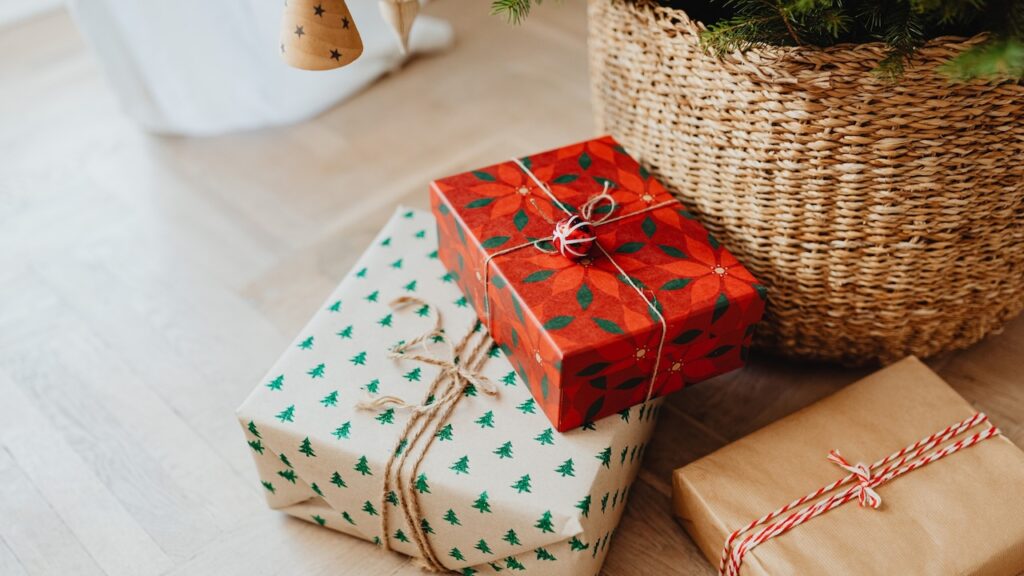Miss Manners: My friend returned the gift tin I gave her at Christmas