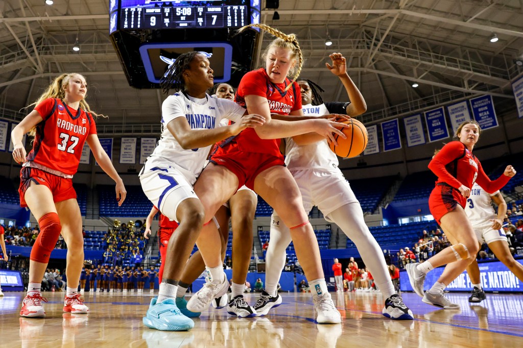 Aaryn Battle, Hampton WBB opens CAA play with win over Stony Brook