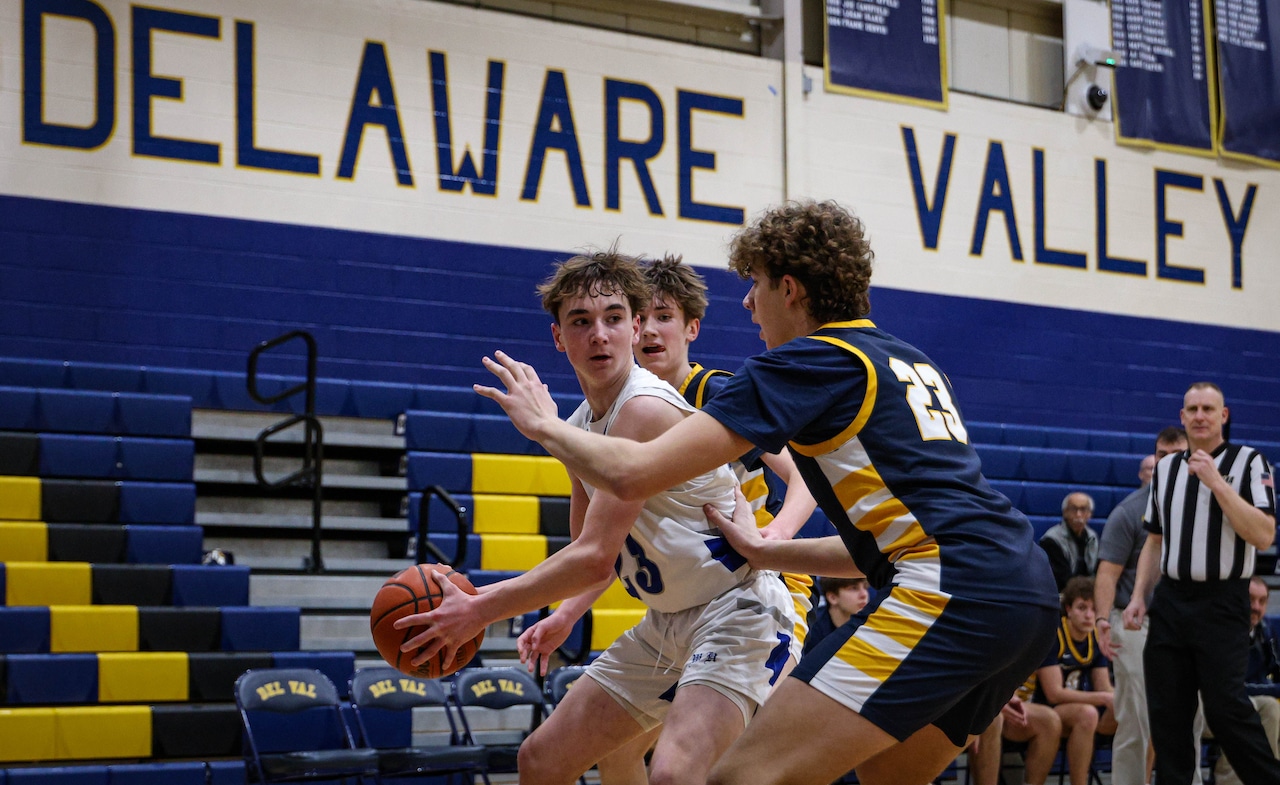 Warren Hills at Delaware Valley in the 2025 HWS boys basketball quarterfinals