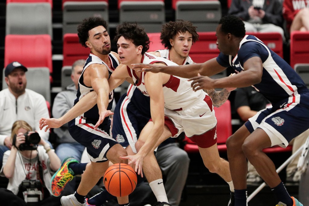 Liberty improves winning streak to 8, gets 3rd active 1,000-point scorer – The Virginian-Pilot