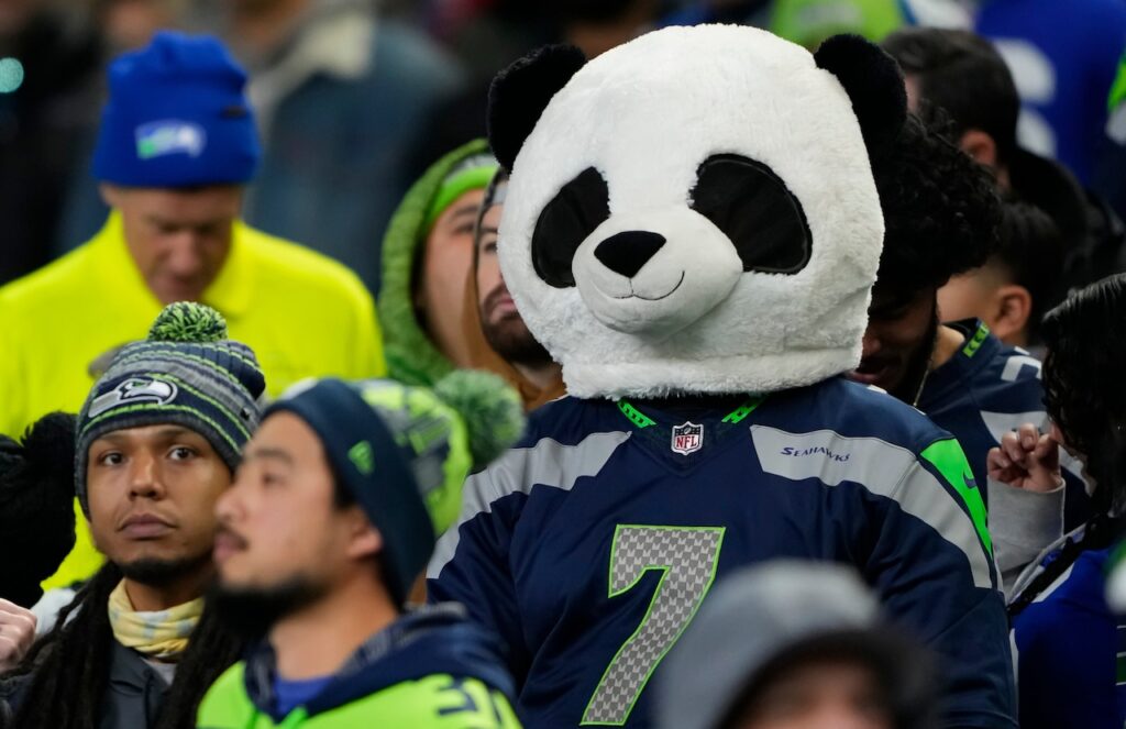 Here’s what Seattle Seahawks vs Los Angeles LA Rams NFL playoffs tickets cost; fans should act fast to buy seats now with prices still rising for 2026 NFC Championship Game