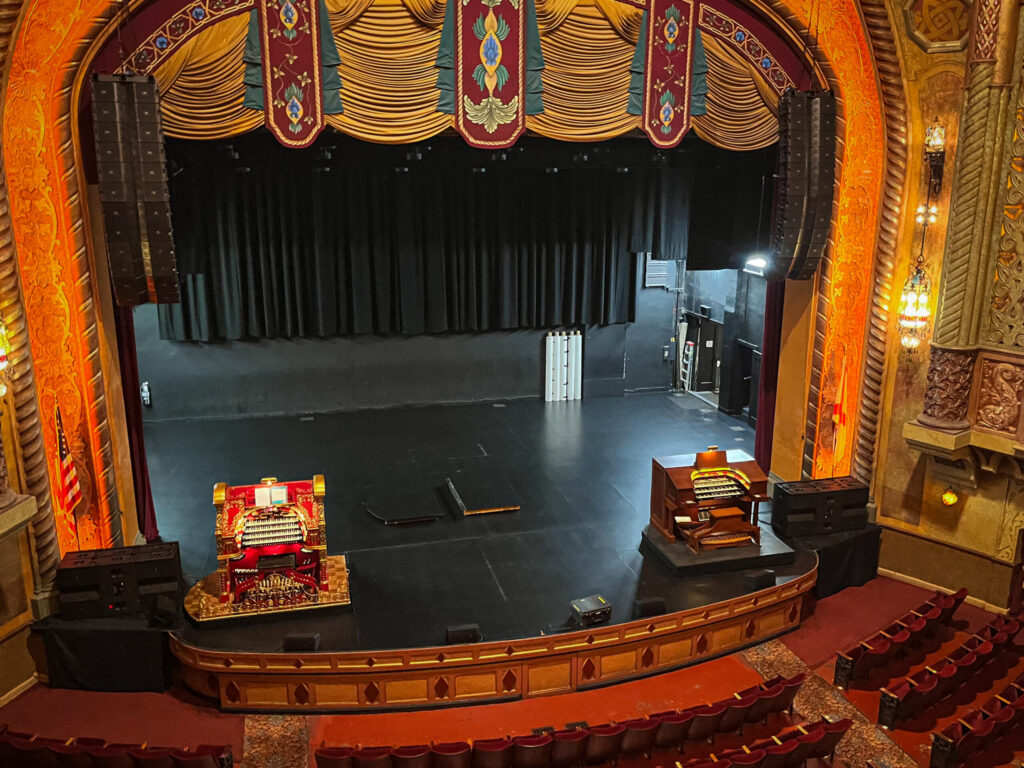 Alabama Theatre hosting first dual-console organ concert this weekend