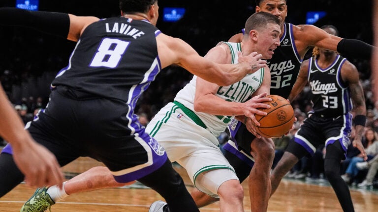 Pritchard scores 29 points to lead Celtics to 112-93 win over Kings