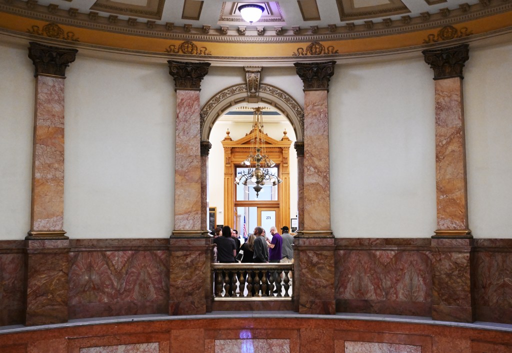 Energy, data center debates set to kick off in the Colorado legislature this week