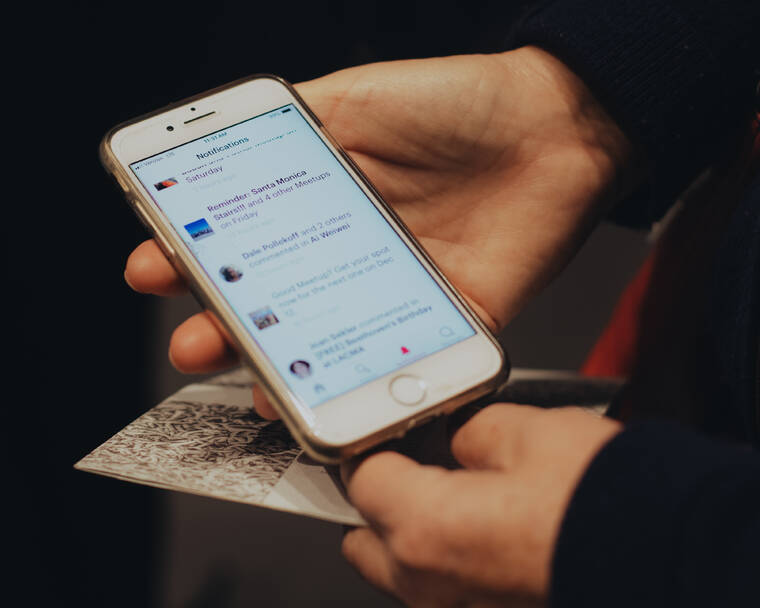 Column: Cellphones don’t belong in classrooms