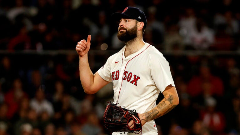 Red Sox ace Garrett Crochet weighs in on Lucas Giolito's ongoing free agency