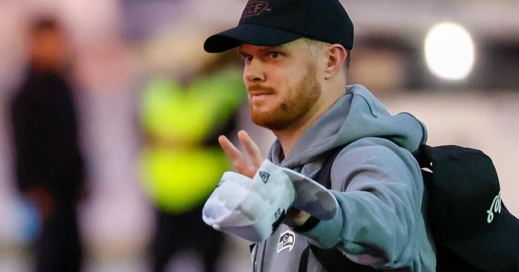 Seahawks send-off 2026: Hawks, Patriots touch down at Super Bowl