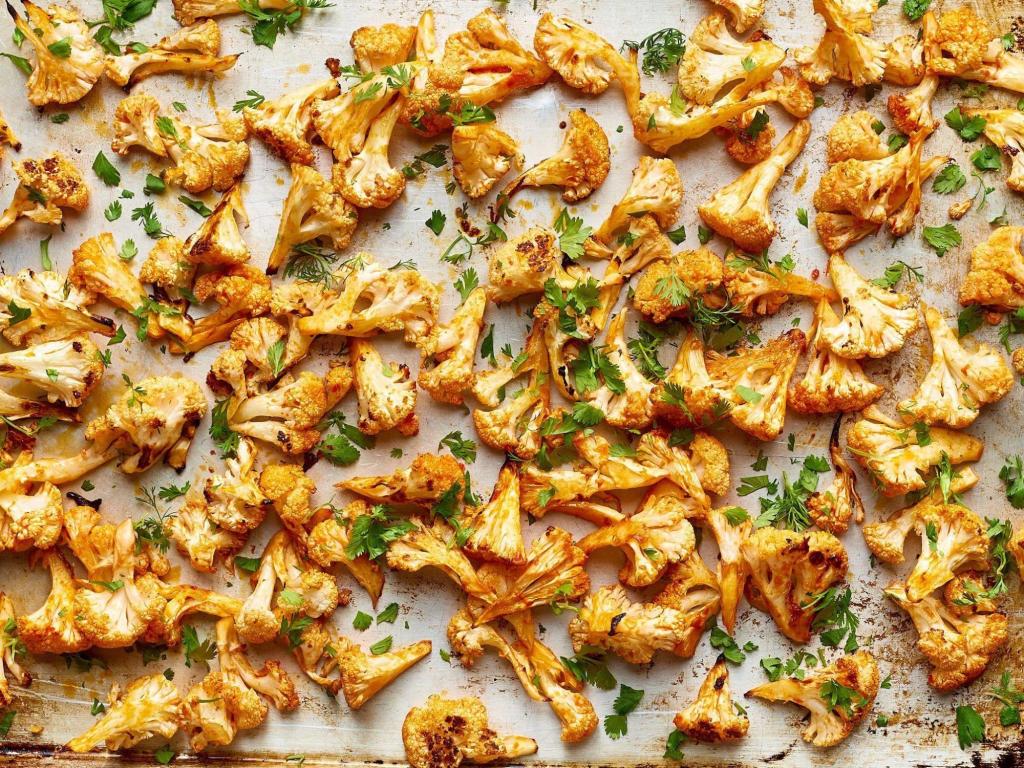 I eat these Buffalo cauliflower bites straight from the pan – Chicago Tribune