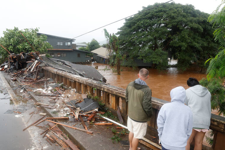 After devastating floods, Hawaii braces for more rain this weekend