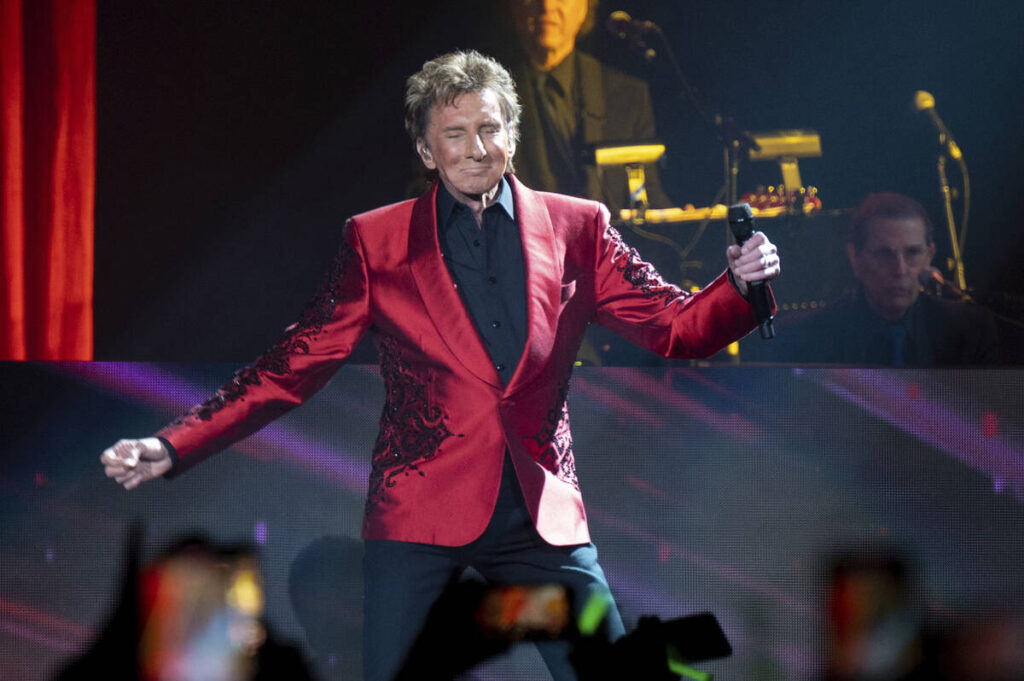 Barry Manilow’s chronic hip problems prompted cancer discovery