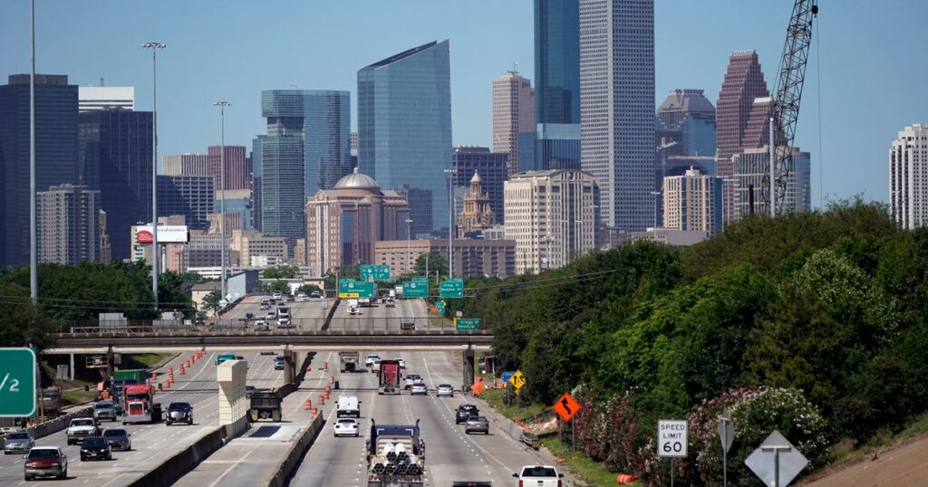 Growth rate slowed in US metro areas in 2025, with steepest drops along the southern border