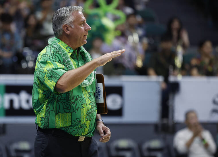 No. 3 Hawaii sweeps No. 2 Long Beach State in the Pyramid