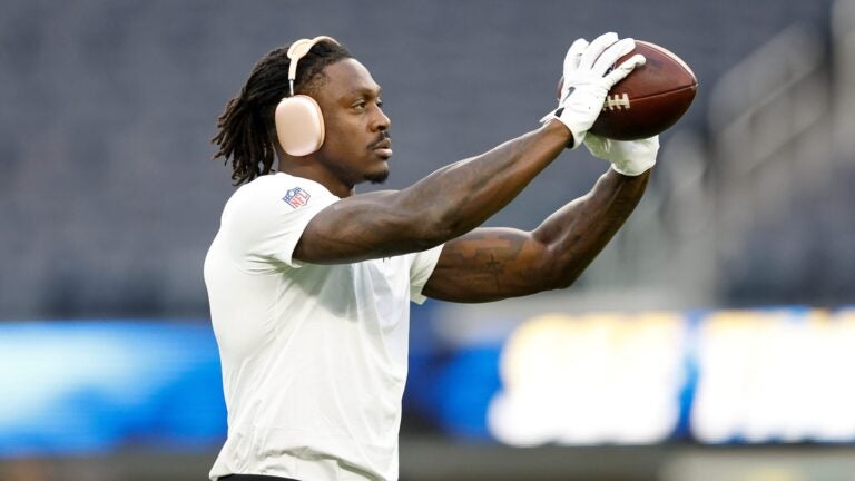 Patriots’ Kevin Byard working out with A.J. Brown