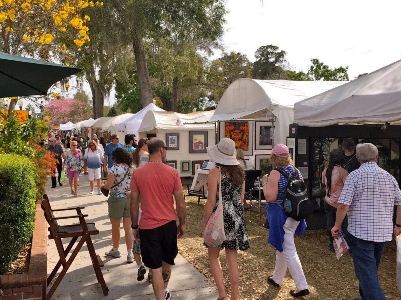 Stroll through Winter Park this weekend to enjoy the Sidewalk Art Festival