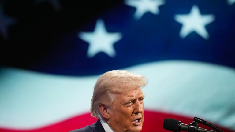 Trump's conflicting messages sow confusion over the Iran war