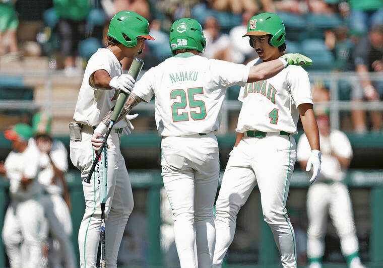 UH baseball closes series with walk-off win against CSUF