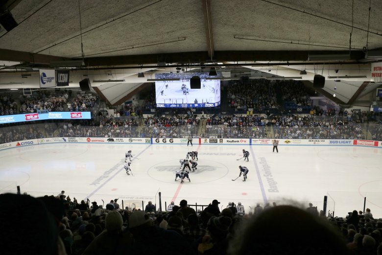 UMaine men’s hockey drops regular-season finale