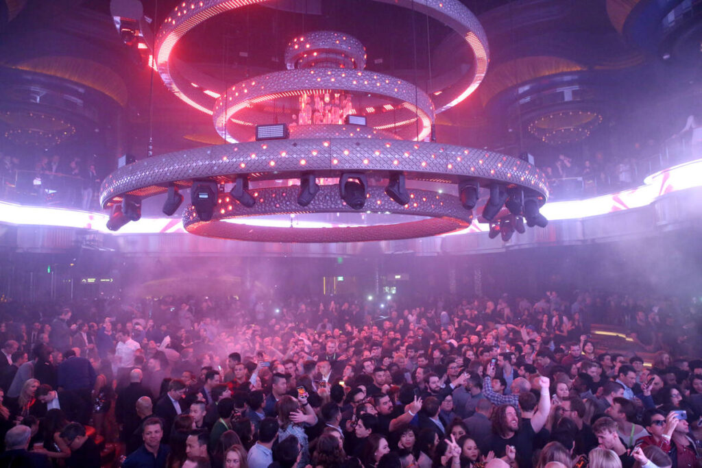 Conventioneers and club-goers dance in the main room at Omnia Nightclub at Caesars Palace in La ...