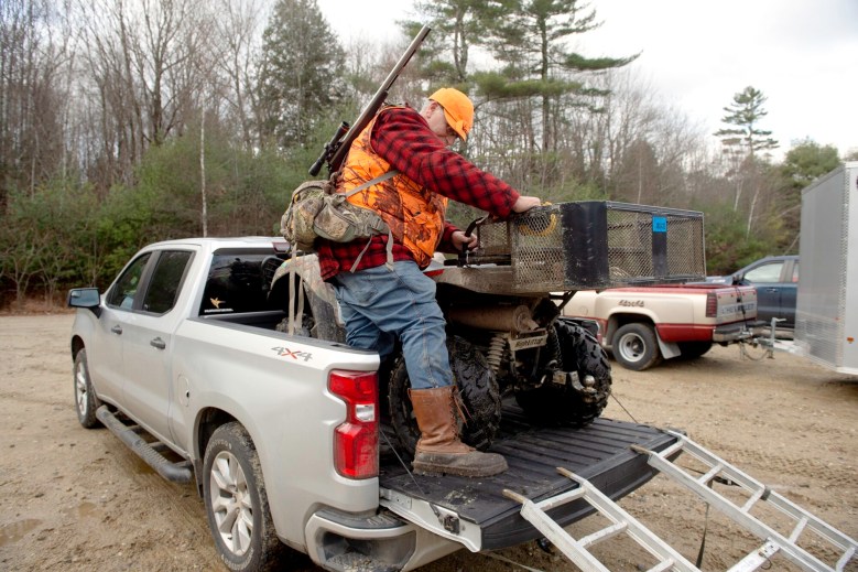 Maine Legislature rejects electronic tagging for deer