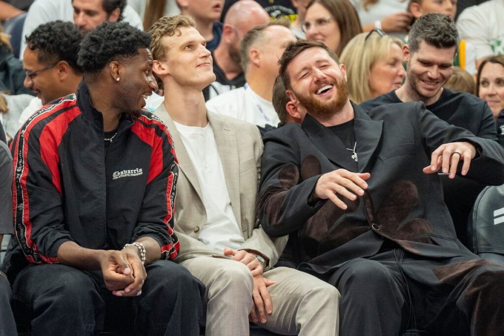 Utah Jazz beat Memphis Grizzlies in 'Tanking Super Bowl'