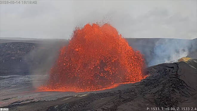 Lava fountaining returns to Kilauea’s Halemaumau crater