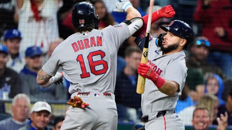 Duran's 2-run homer rallies Red Sox to a 4-3 win over the Royals