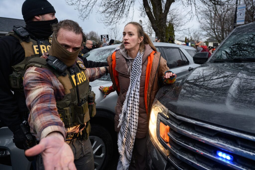 House Bill Does Not Include Mask Rules for Federal Agents