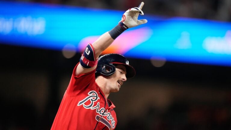 Mike Yastrzemski walks off Red Sox in 10th, Boston loses 3-2