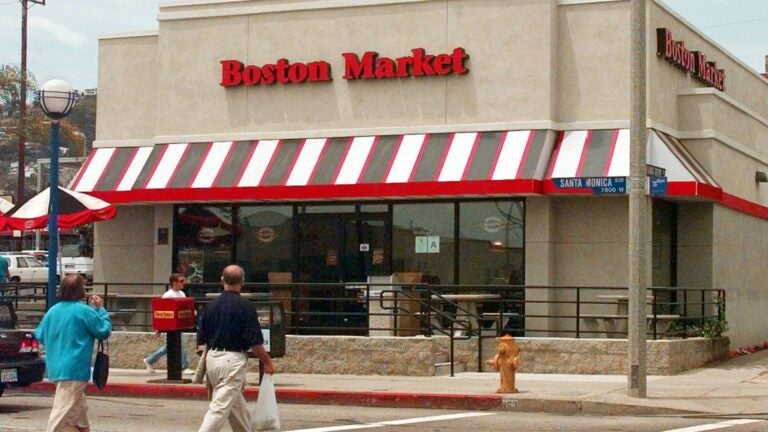 The last Boston Market in Mass. has closed. What happened to the once-beloved chicken chain?