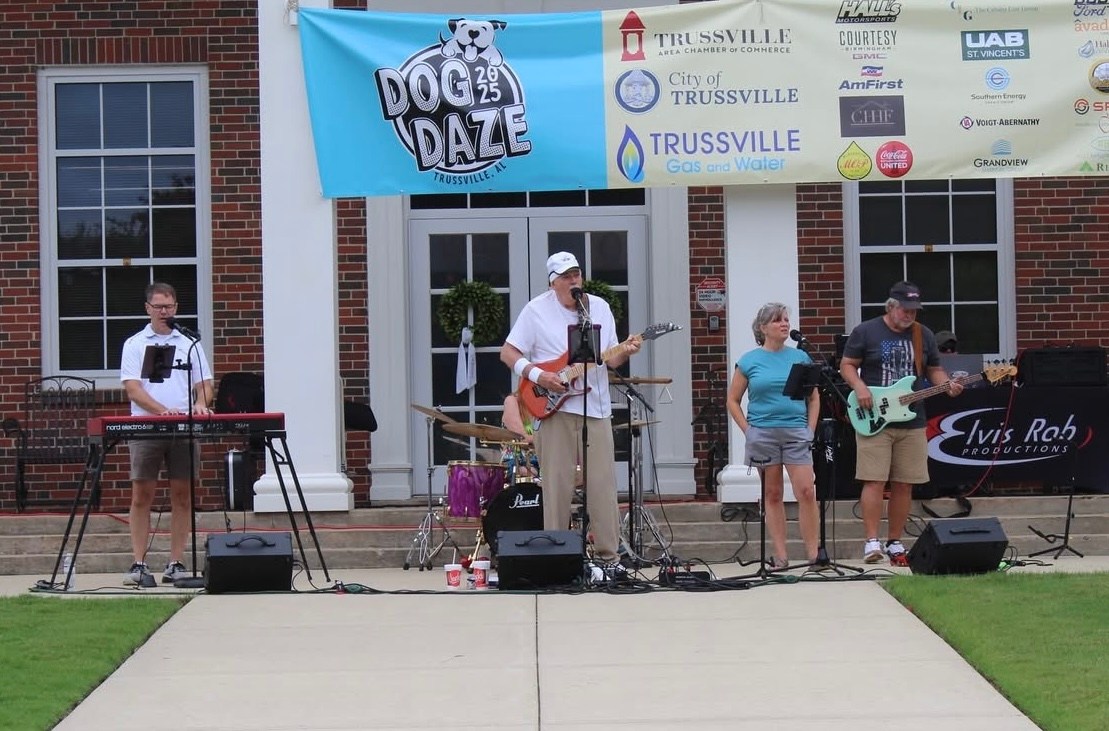 4 reasons this FREE Trussville festival is the perfect way to wrap up summer 3 Highway 11 Band performing live on the steps of Cahaba Elementary School at a previous Trussville Dog Daze festival