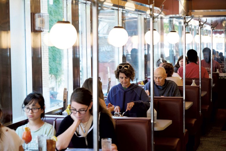 First Bite: With Burl’s Downtown Kitchenette, a Diner Is a Diner Again