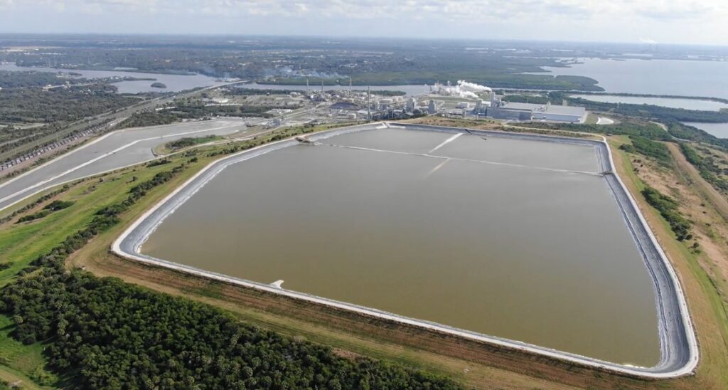 U.S. appeals court approves test of radioactive waste as road paving material