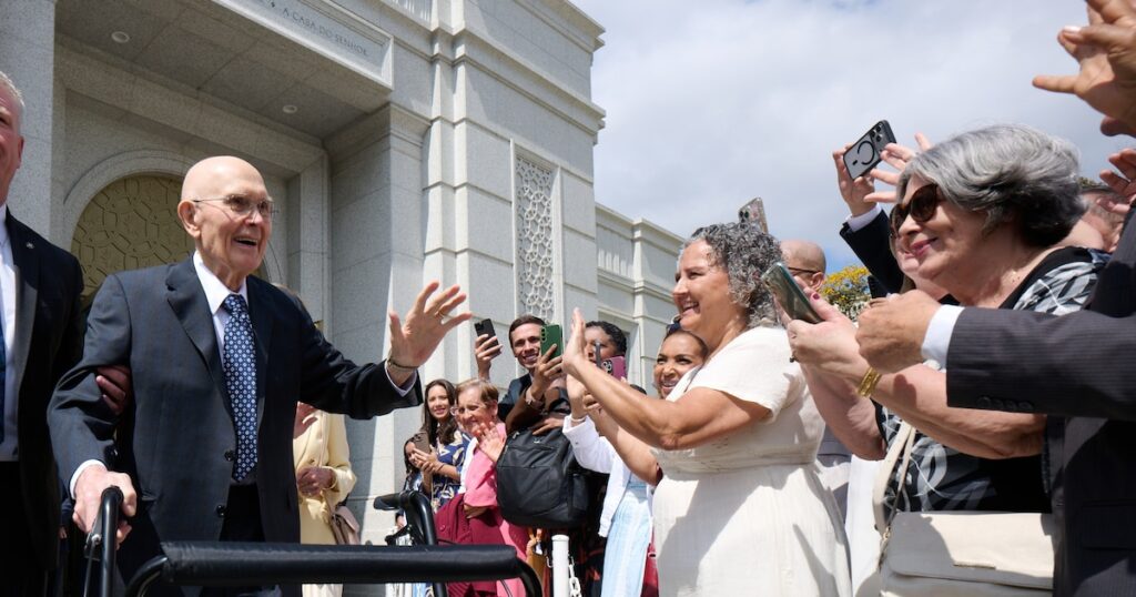 Dallin Oaks' first international trip as LDS president; he dedicates Brazilian temple