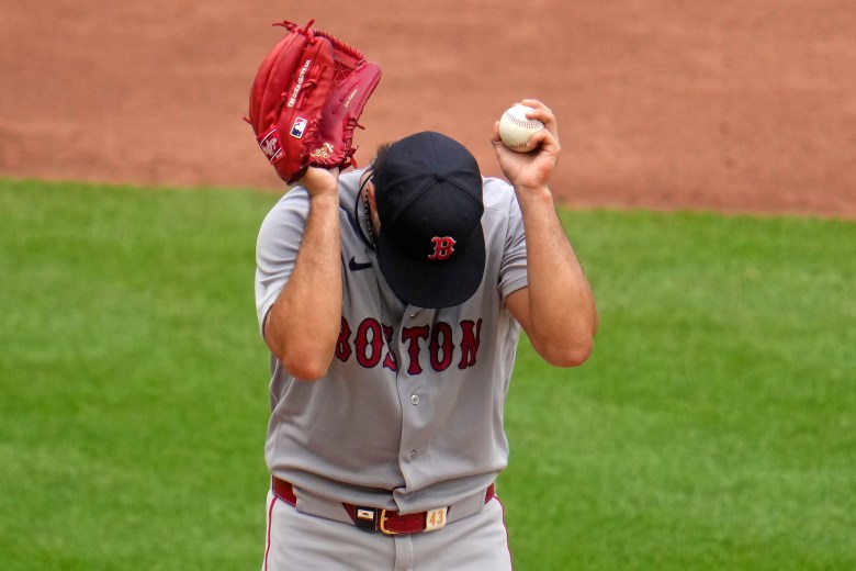 Red Sox struggles continue in loss to Pirates