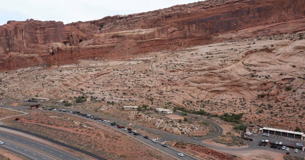 Grand County approves free shuttle from Moab to Arches National Park