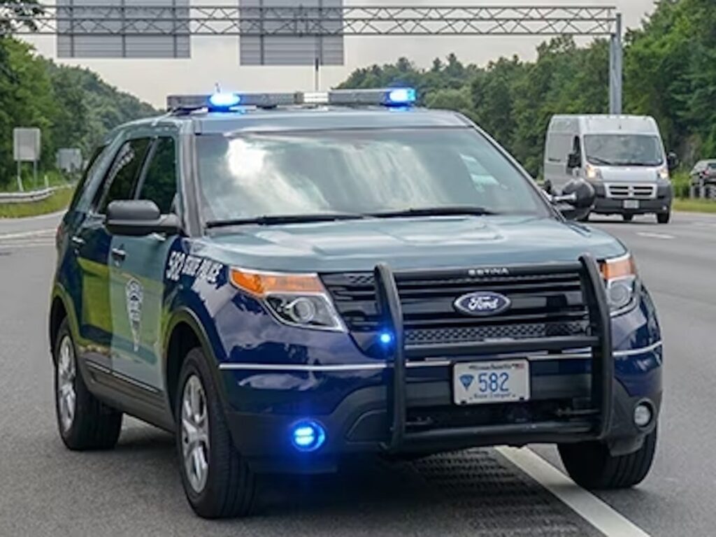 2 dead in crash on Marlborough highway