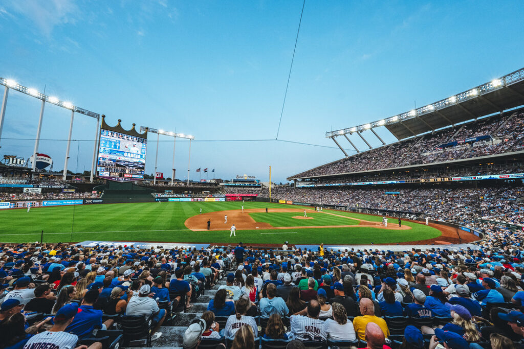 Dollar Dog Night: Kansas City Royals vs. Minnesota Twins – Event_Image [EVENT]
