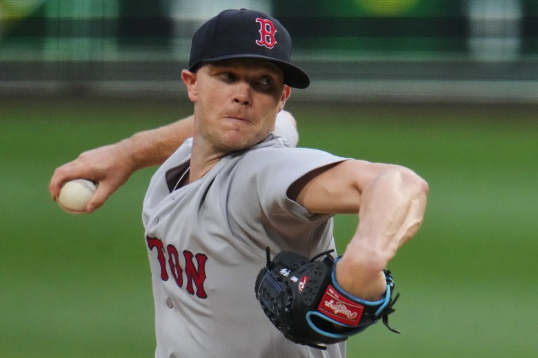 Gray gets 15th win, Red Sox blank Pirates