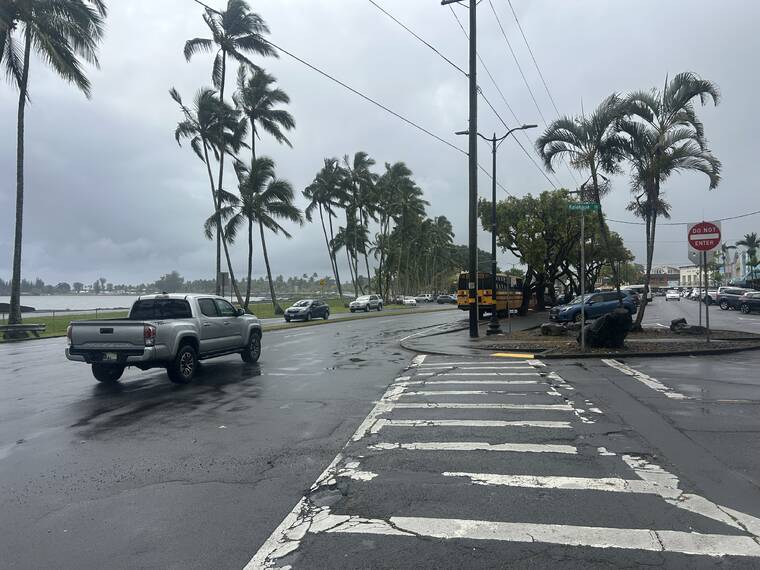 Hawaii island residents make last-minute preparations for Lala