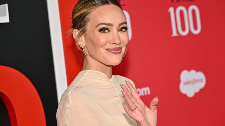 Hilary Duff ate clam chowder and a Munchkin on stage