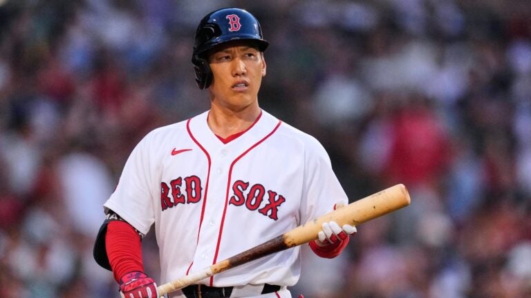 Masataka Yoshida exits game with left hamstring tightness