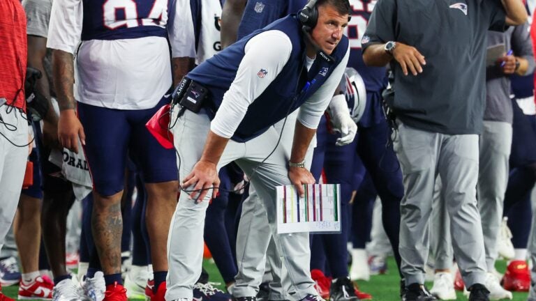 Mike Vrabel unleashes epic challenge flag toss