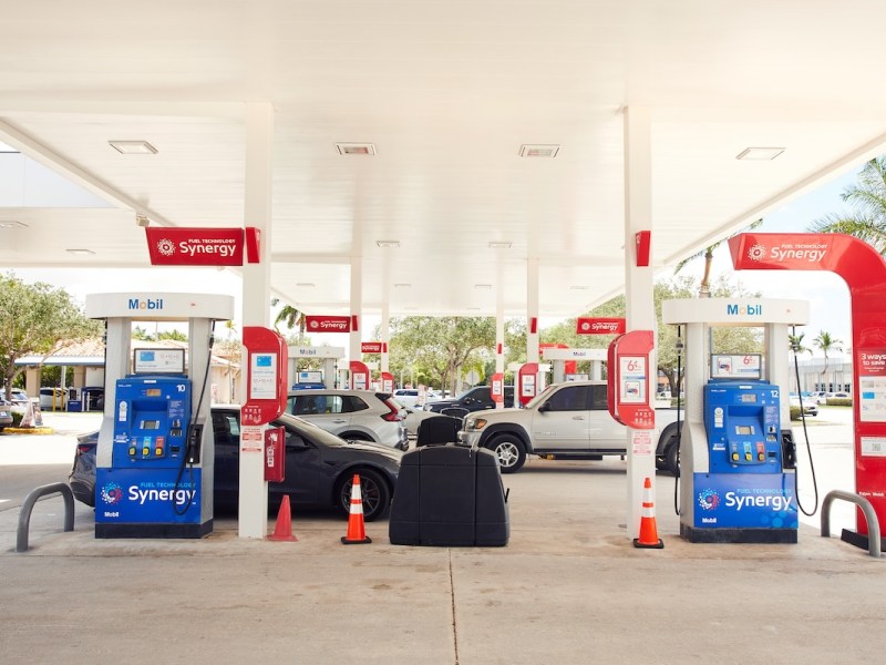 Florida gas prices dip back under $4 ahead of Labor Day