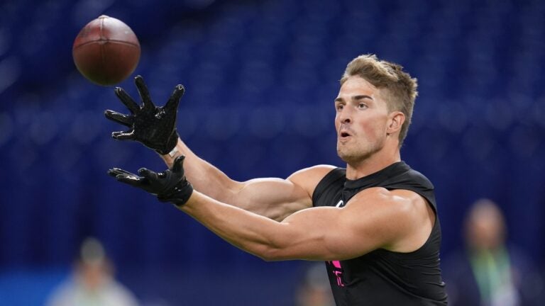 Notre Dame tight end Eli Raridon (19) runs a drill at the NFL football scouting combine in Indianapolis, Friday, Feb. 27, 2026.