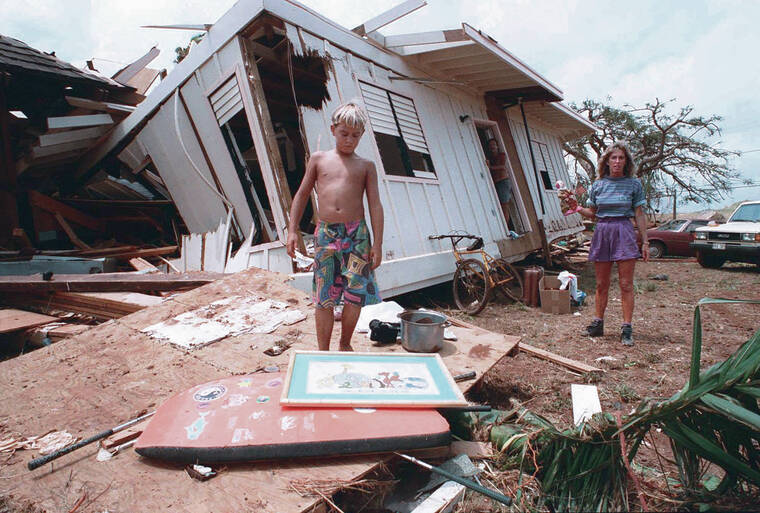 Hurricane Lowell’s expected turn resembles paths of Iniki, Dot