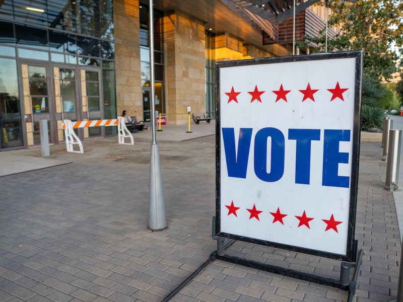 Border patrol agents seen at Florida polls wanted to vote, officials say