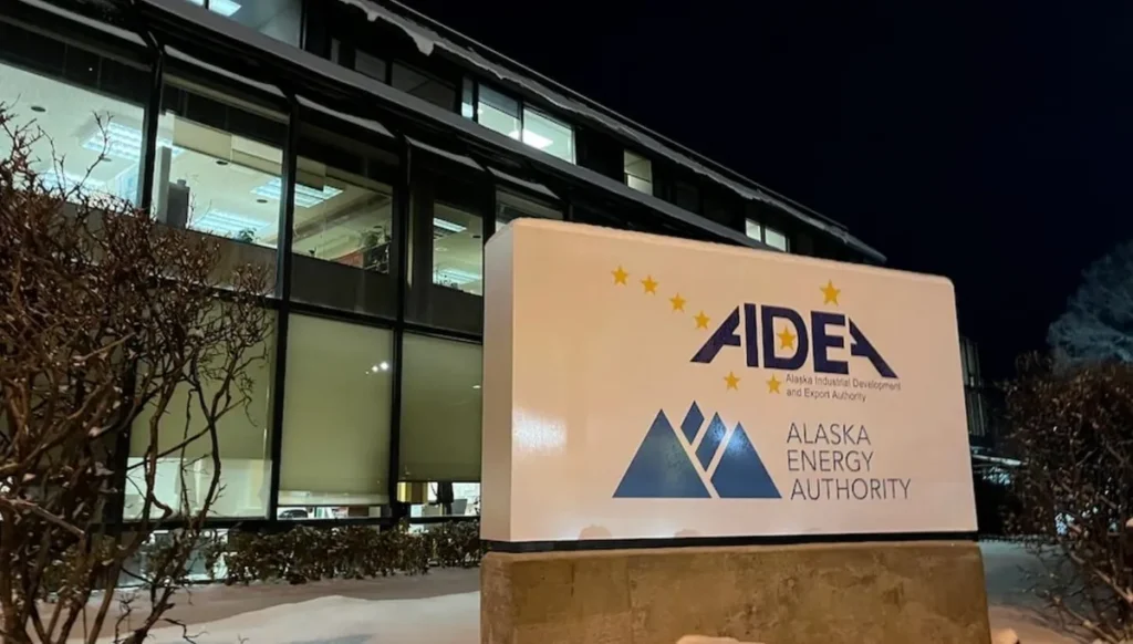 In Alaska governor’s race, millions of state dollars for mining roads and oil exploration are at stake