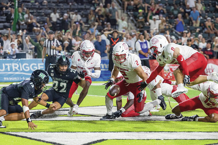 Warriors rally behind QB Alejado, share blame for 1-6 record